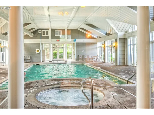 $699,000 | 5958 Southwest Cupola Drive, Unit 13, South Beach, OR 97366