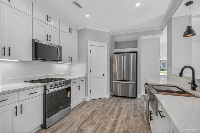 $715,000 | 907 Bay Boulevard, Pensacola, FL 32503