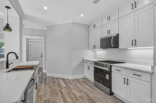 $715,000 | 907 Bay Boulevard, Pensacola, FL 32503