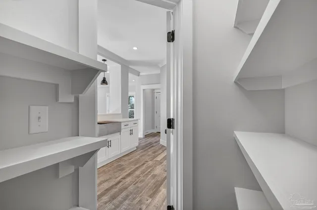 $715,000 | 907 Bay Boulevard, Pensacola, FL 32503