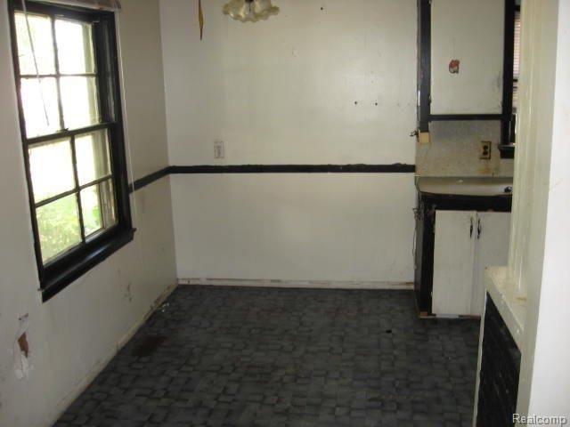 8281 Evergreen Road Detroit, MI 48228 - Photo 8 of 8 8281 Evergreen-breakfast room