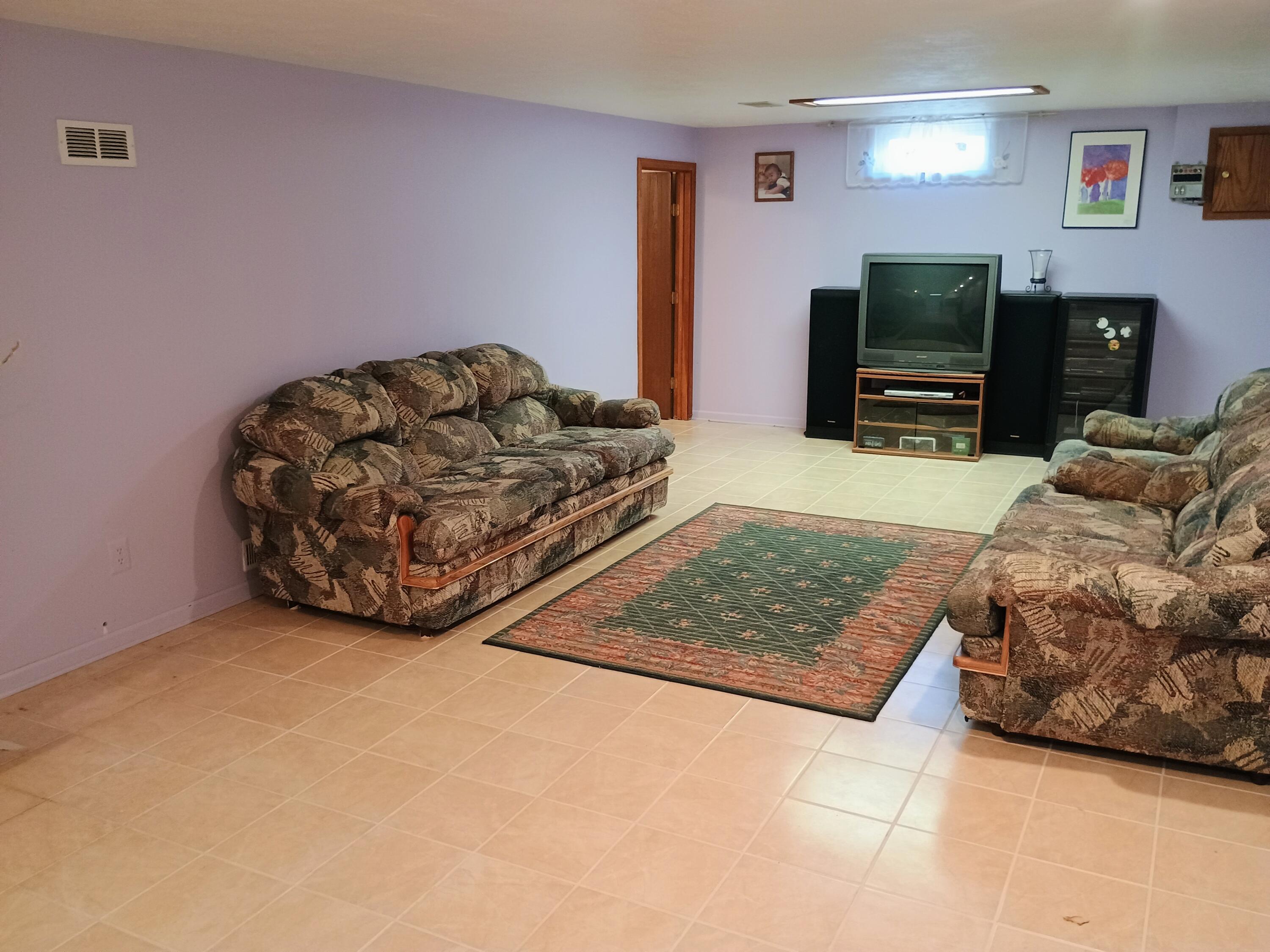 2736 Gilbert Road Lansing, MI 48911 - Photo 28 of 42 IMG_20250509_140334124_AE