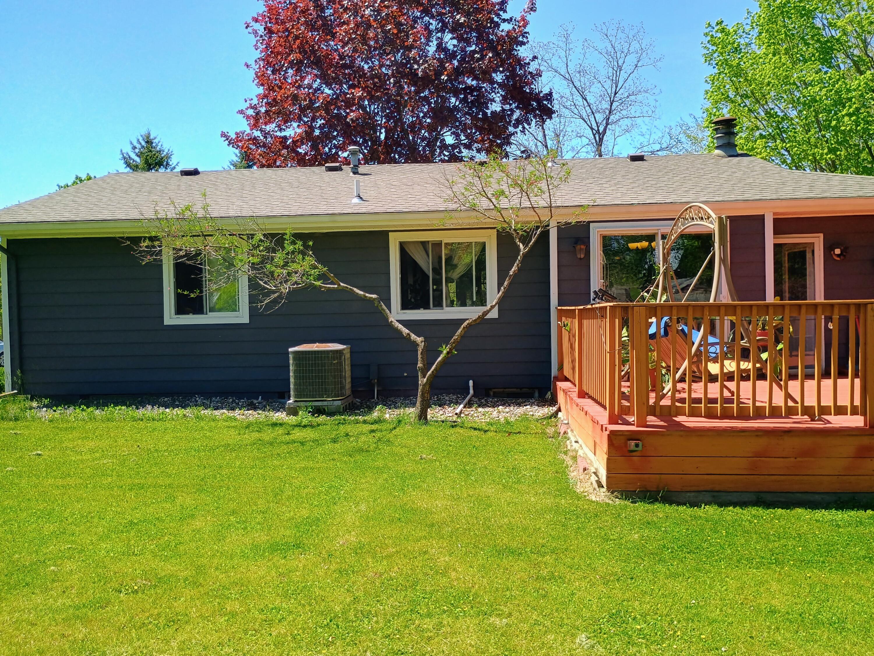 2736 Gilbert Road Lansing, MI 48911 - Photo 41 of 42 IMG_20250509_141014325_HDR_AE