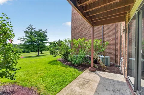 $249,900 | 564 Sarah Lane, Unit 104, St. Louis, MO 63141