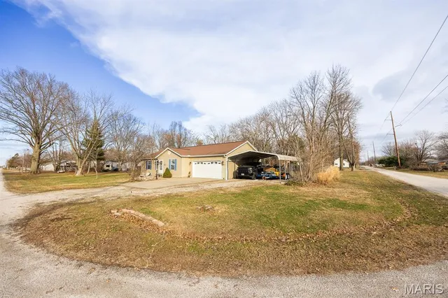 $210,000 | 2219 South 5th Street, Fayetteville, IL 62258