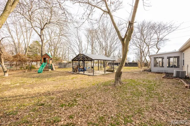 $210,000 | 2219 South 5th Street, Fayetteville, IL 62258