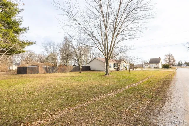 $210,000 | 2219 South 5th Street, Fayetteville, IL 62258