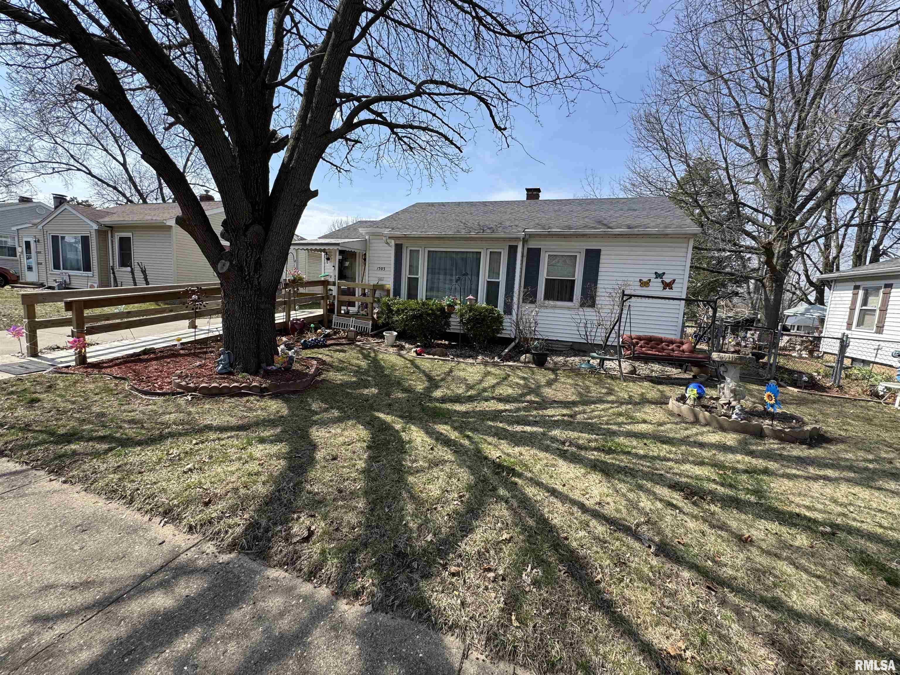 1503 Summer Street Pekin, IL 61554 - Photo 2 of 35