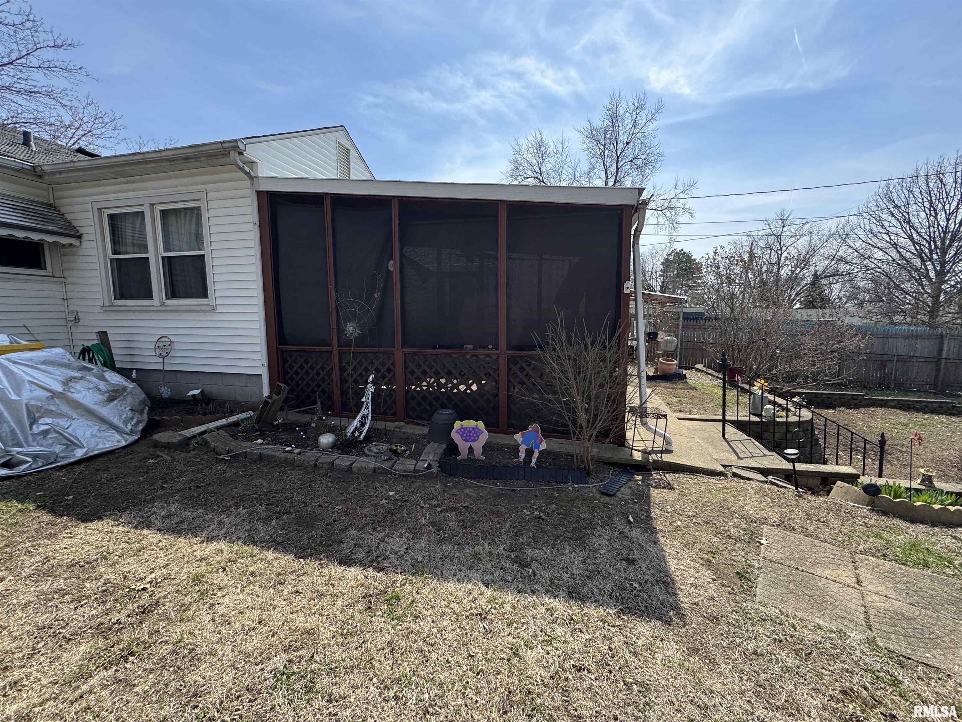 1503 Summer Street Pekin, IL 61554 - Photo 22 of 35