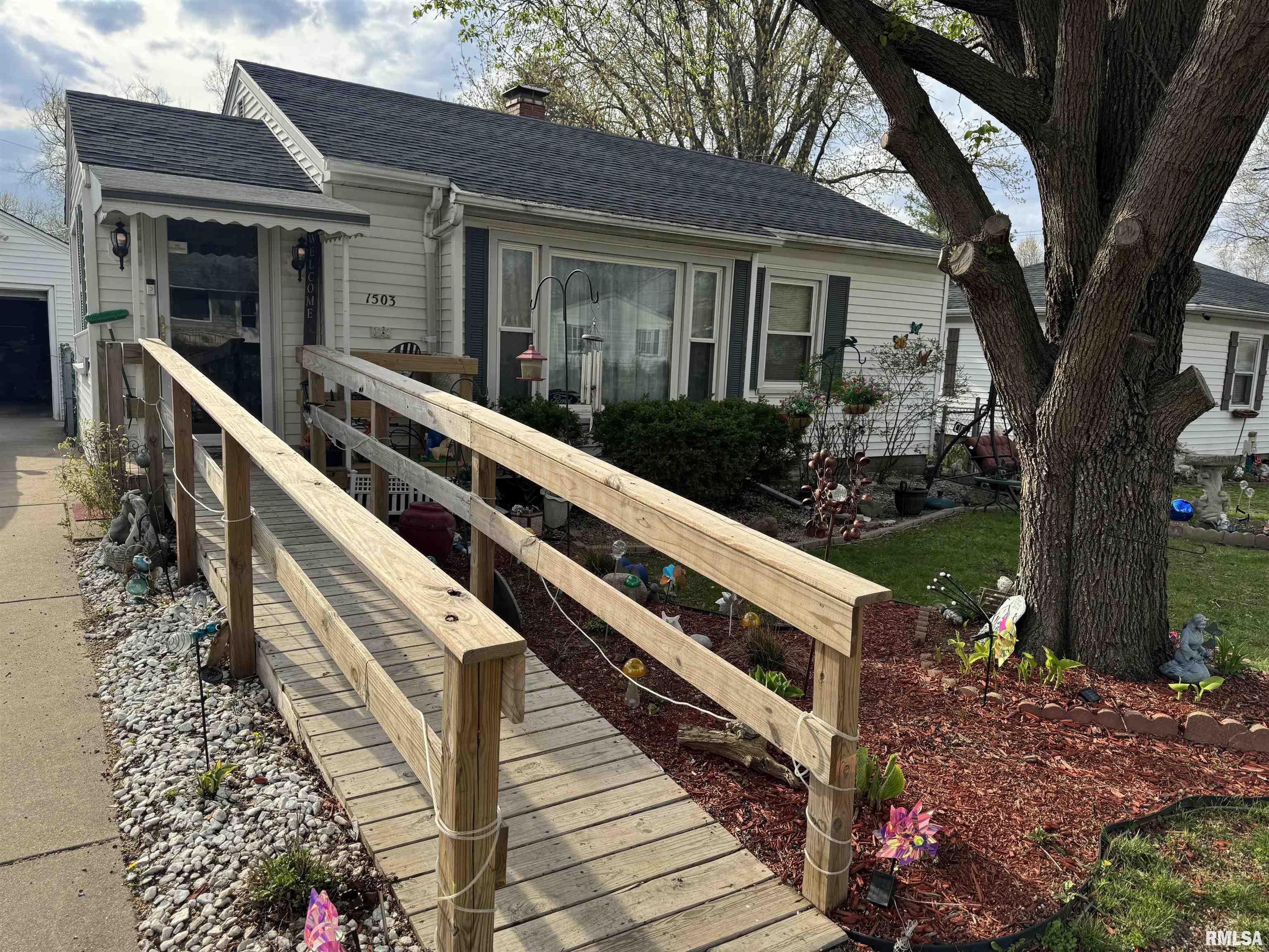 1503 Summer Street Pekin, IL 61554 - Photo 28 of 35