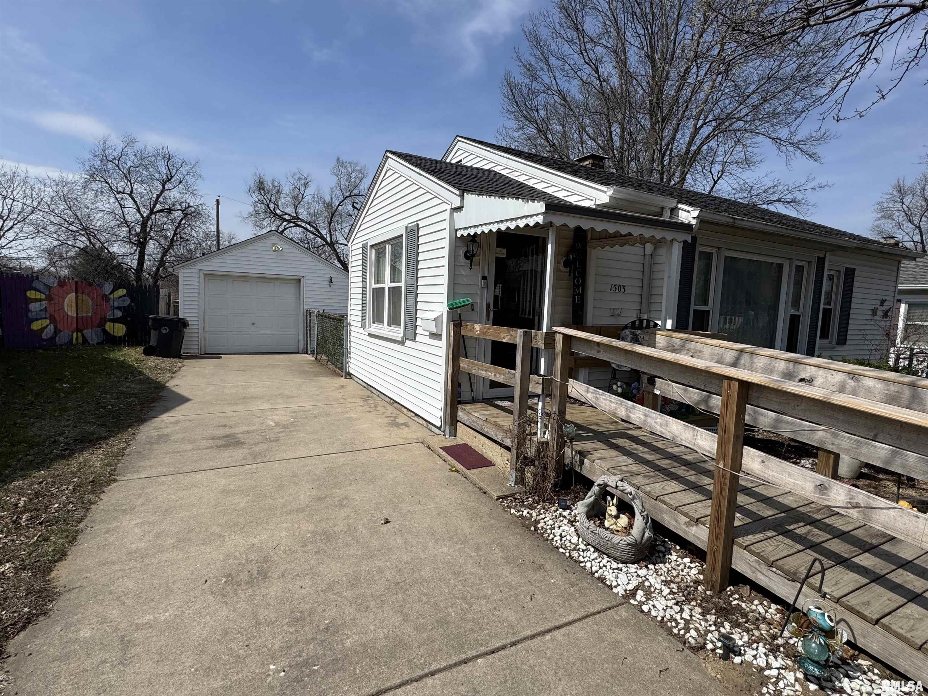 1503 Summer Street Pekin, IL 61554 - Photo 3 of 35