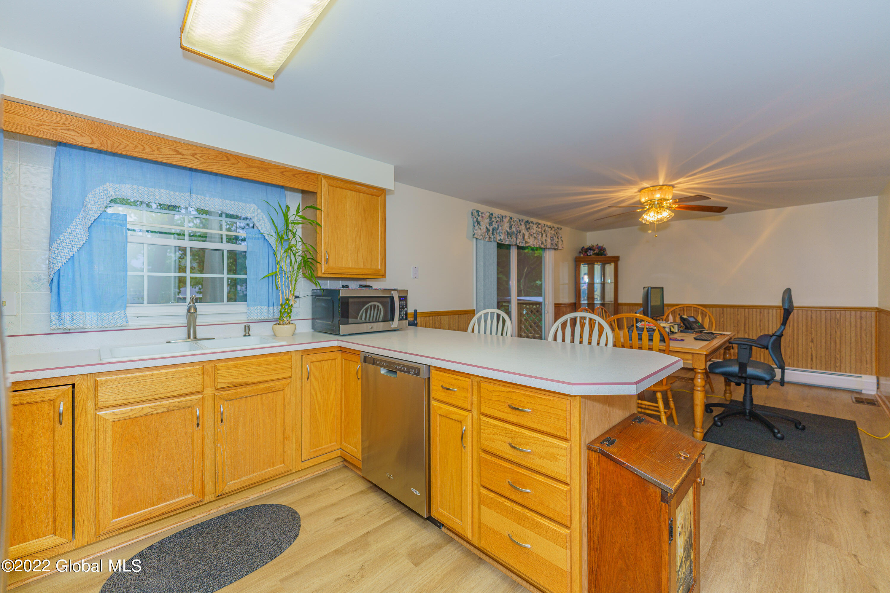 16 Ridge Terrace Colonie, NY 12205 - Photo 9 of 47 3 Kitchen 2