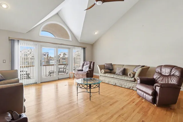 $679,900 | 18269 Blue Heron Drive East, Unit 16, Northville, MI 48168