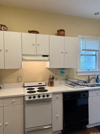 $2,500 | 402 West Elsmere Place, San Antonio, TX 78212