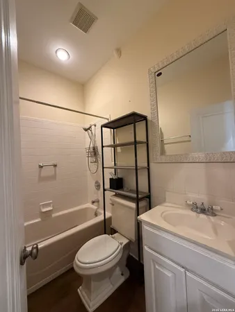 $2,500 | 402 West Elsmere Place, San Antonio, TX 78212