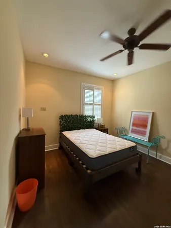 $2,500 | 402 West Elsmere Place, San Antonio, TX 78212