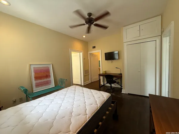 $2,500 | 402 West Elsmere Place, San Antonio, TX 78212