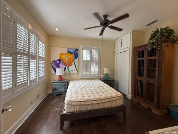 $2,500 | 402 West Elsmere Place, San Antonio, TX 78212