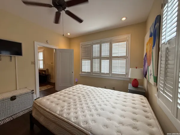 $2,500 | 402 West Elsmere Place, San Antonio, TX 78212