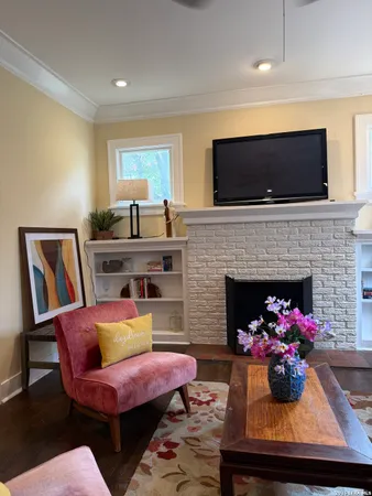 $2,500 | 402 West Elsmere Place, San Antonio, TX 78212