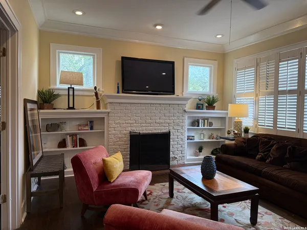 $2,500 | 402 West Elsmere Place, San Antonio, TX 78212