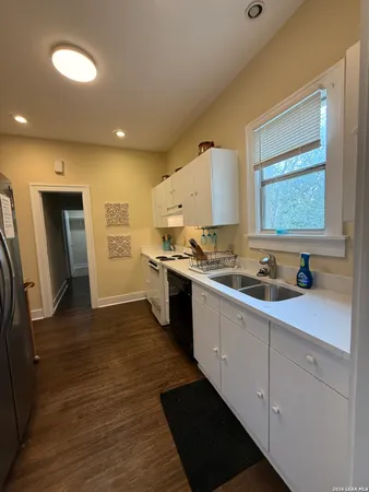 $2,500 | 402 West Elsmere Place, San Antonio, TX 78212