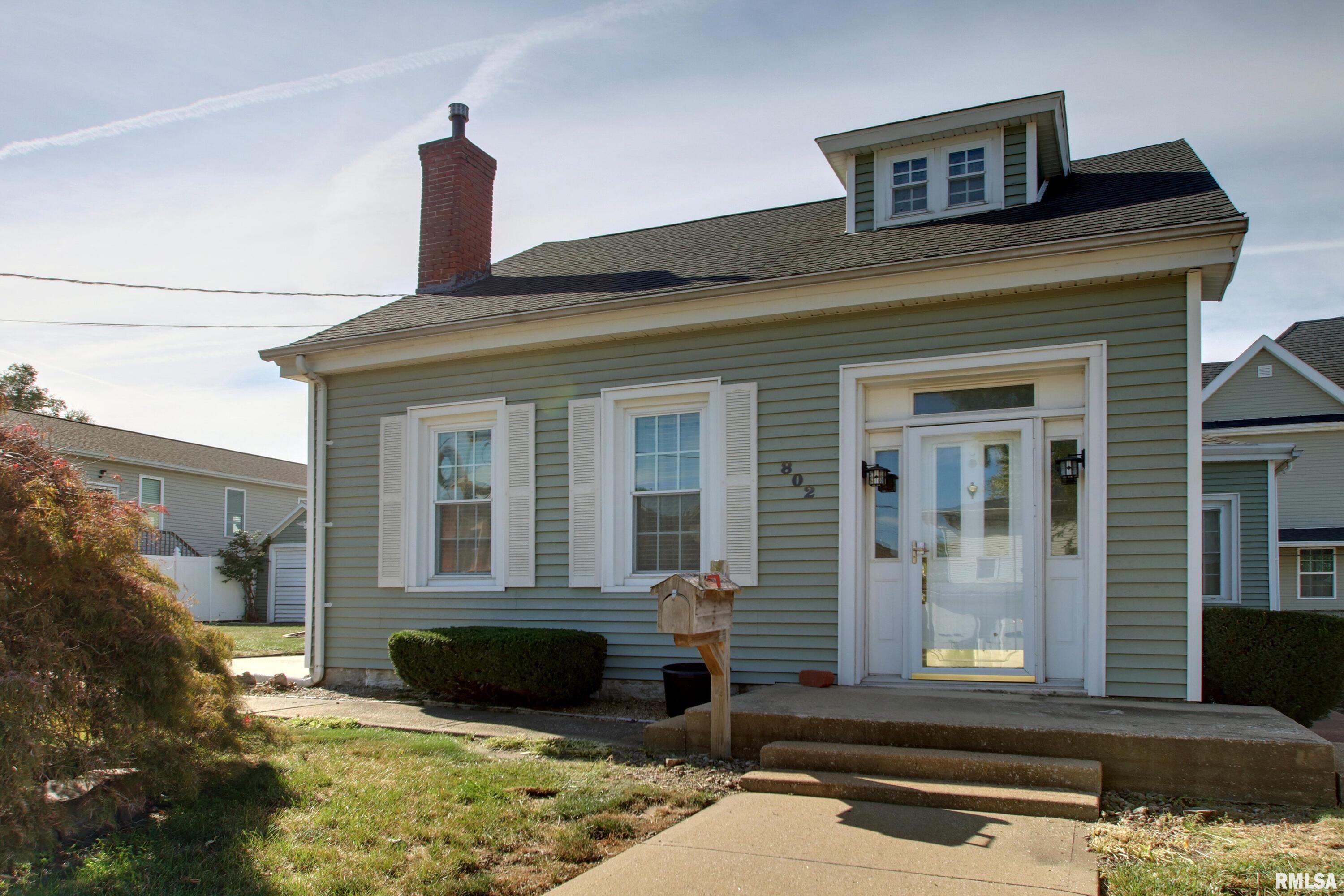 802 Payson Avenue Quincy, IL 62301 - Photo 1 of 16 Gallery Image 1