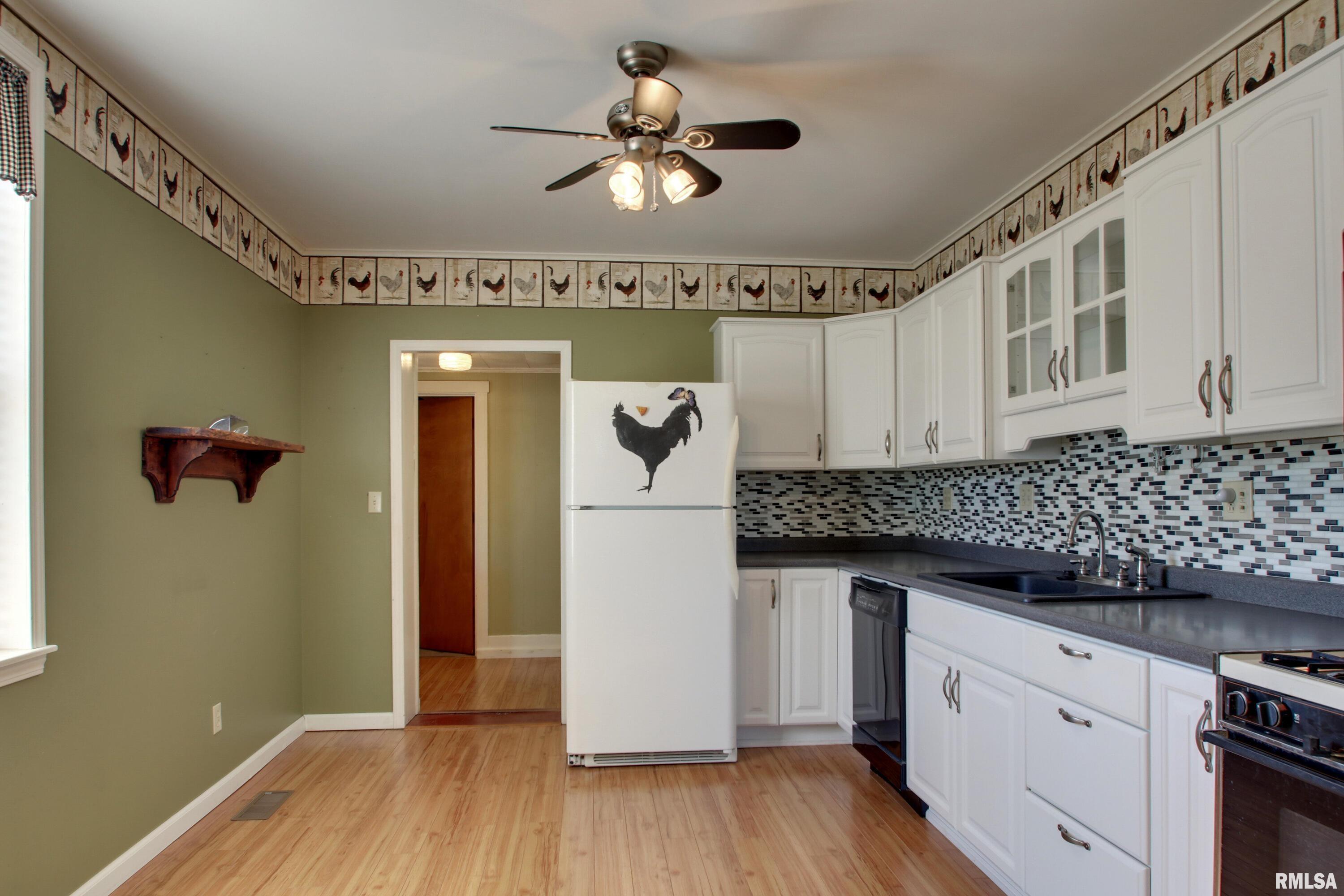802 Payson Avenue Quincy, IL 62301 - Photo 3 of 16 Gallery Image 3