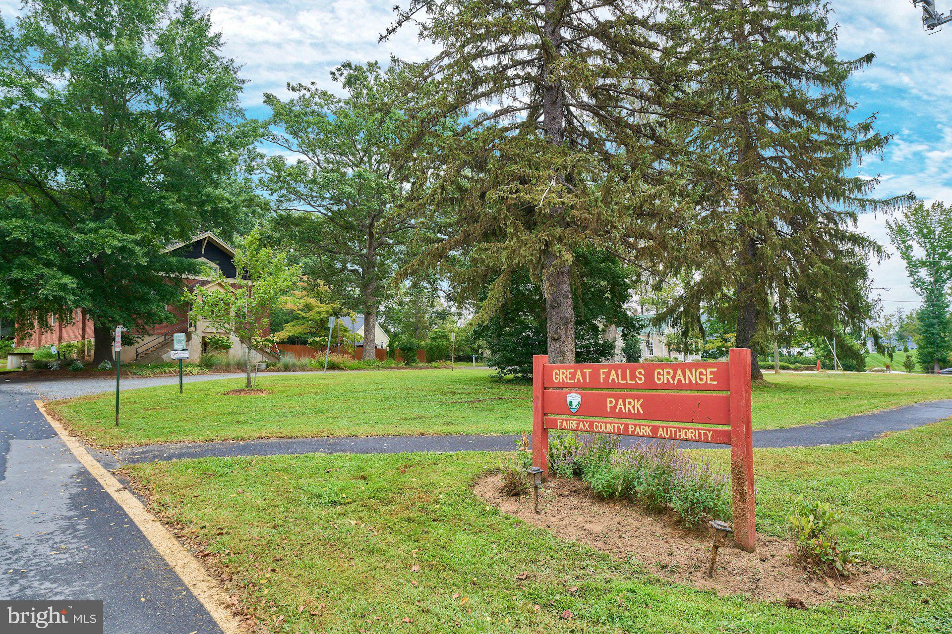 9113 Jeffery Road Great Falls, VA 22066 - Photo 29 of 31 a view of a park with large trees