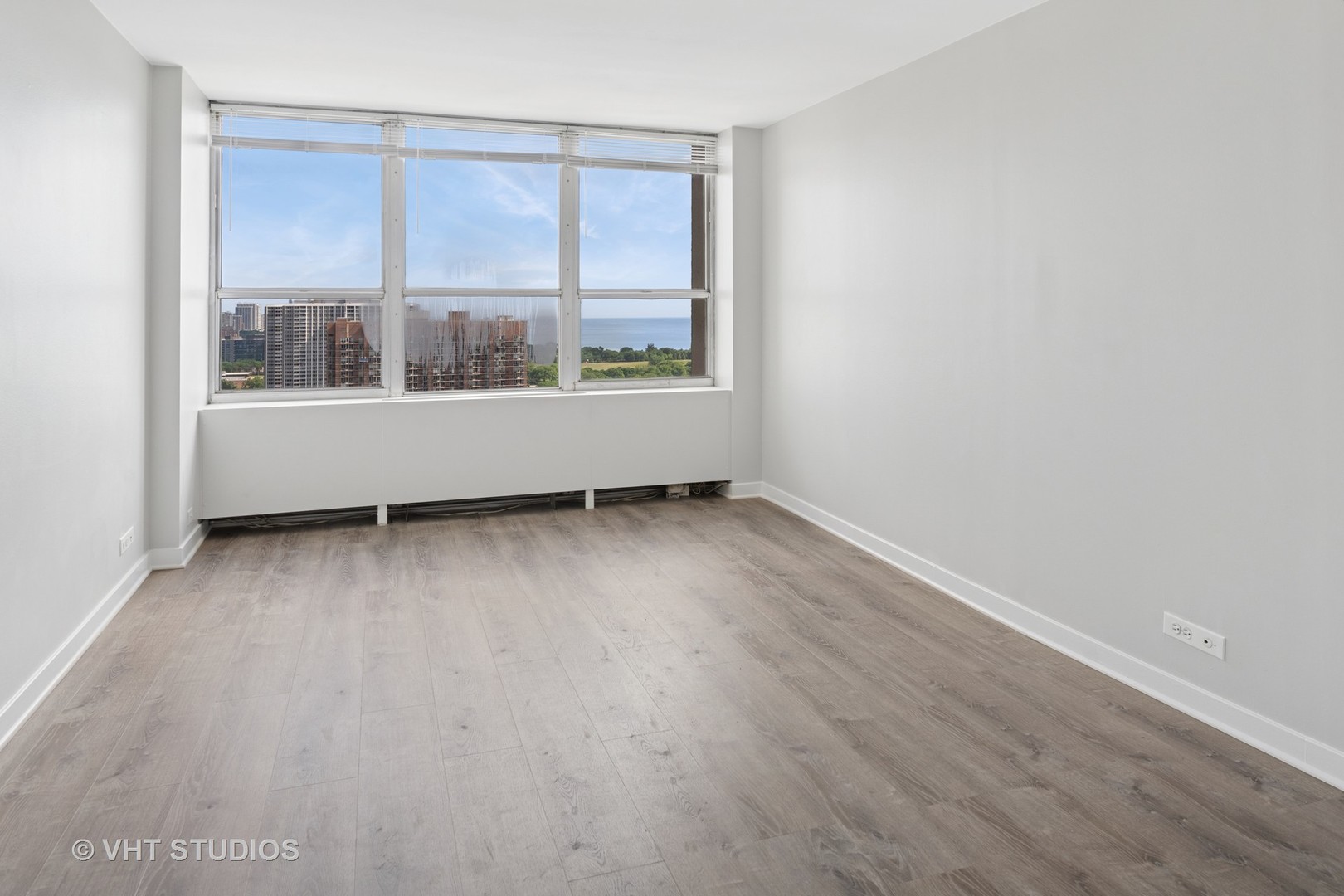 655 West Irving Park Road, Unit 2608 Chicago, IL 60613 - Photo 11 of 19 Gallery Image 11