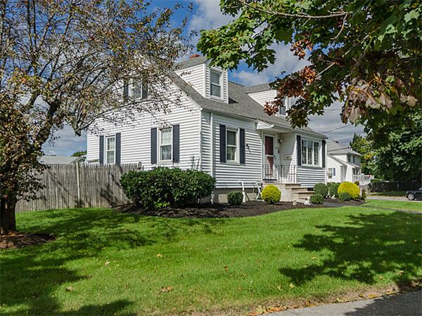 36 Sheffield Road Waltham, MA 02451 - Photo 3 of 17 Gallery Image 3