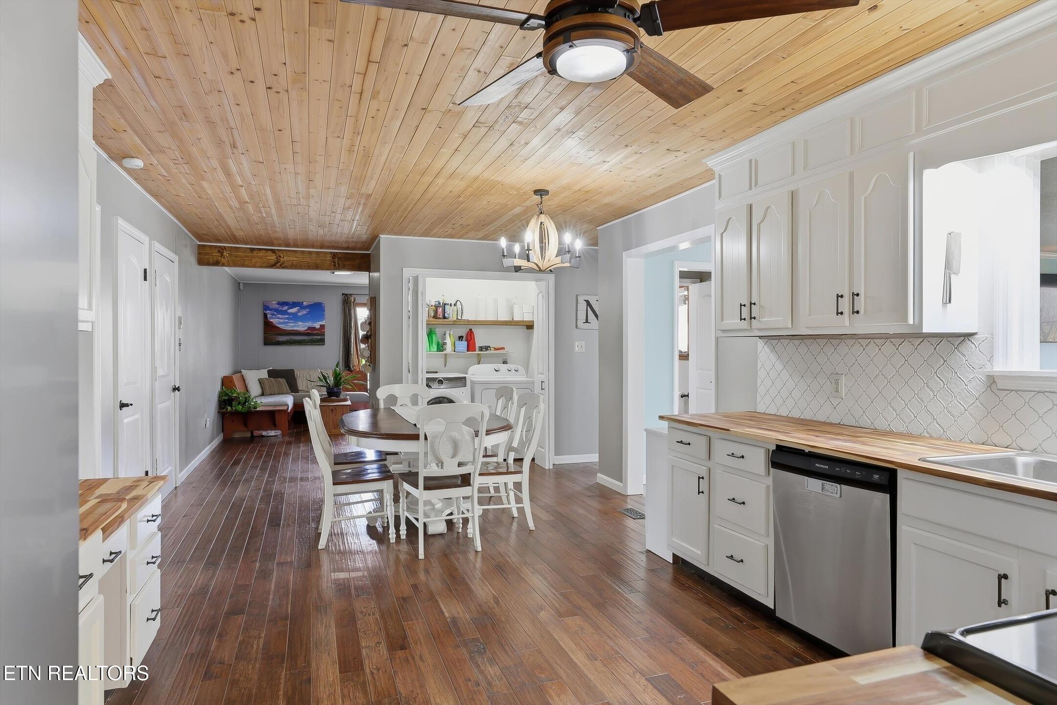 7940 Castlecomb Road Powell, TN 37849 - Photo 10 of 36 item_16