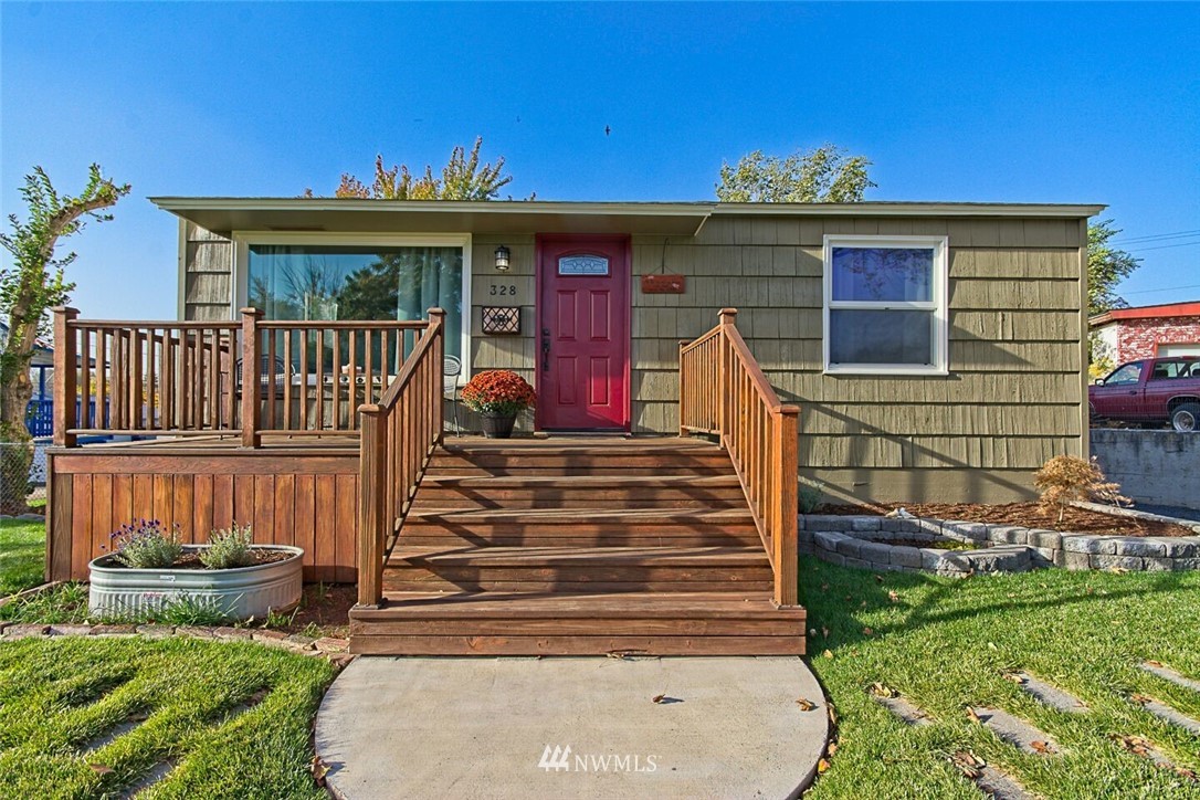328 West Ridge Road Moses Lake, WA 98837 - Photo 1 of 20 Gallery Image 1