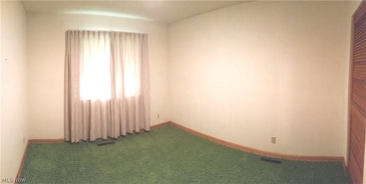 110 Robson Road Marietta, OH 45750 - Photo 5 of 15 2nd Bedroom