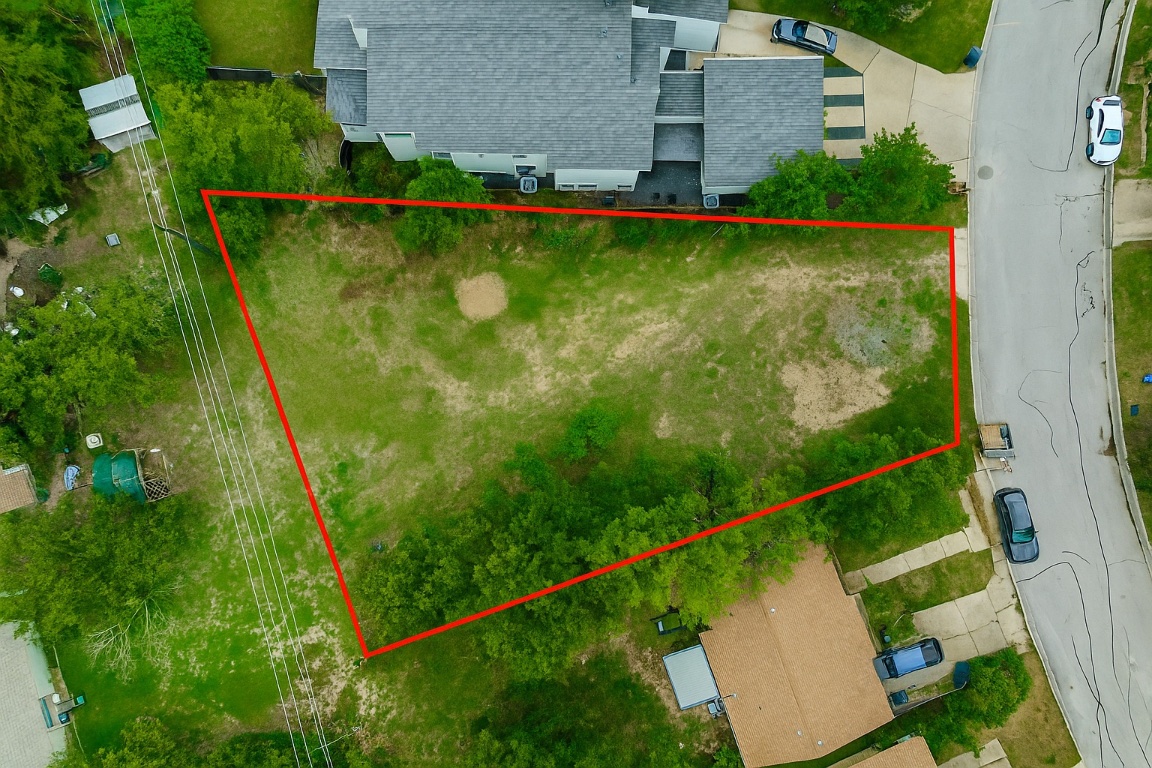 6806 Cruz Street Austin, TX 78741 - Photo 1 of 9 a view of an outdoor space