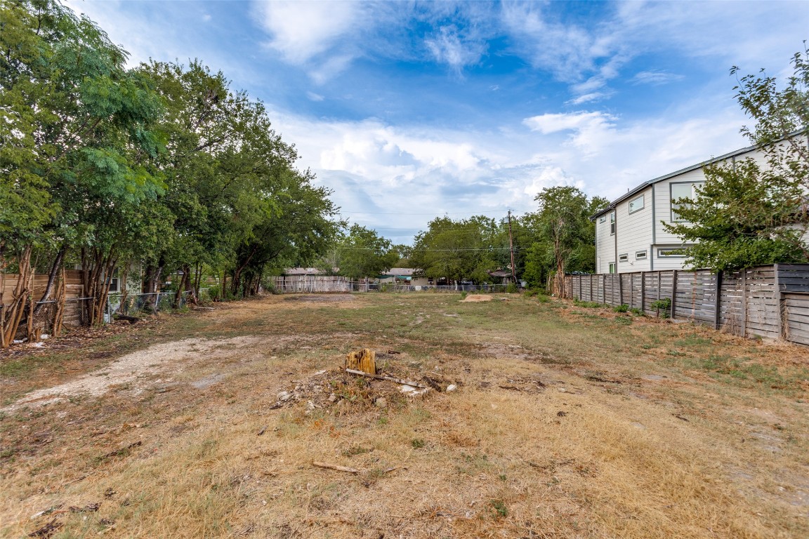 6806 Cruz Street Austin, TX 78741 - Photo 2 of 9 a view of backyard with green space