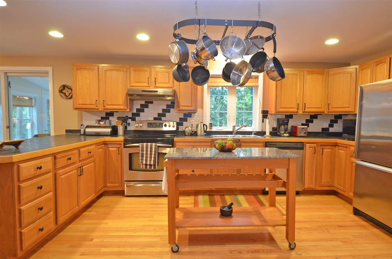 358 Beech Road Eliot, ME 03903 - Photo 3 of 36