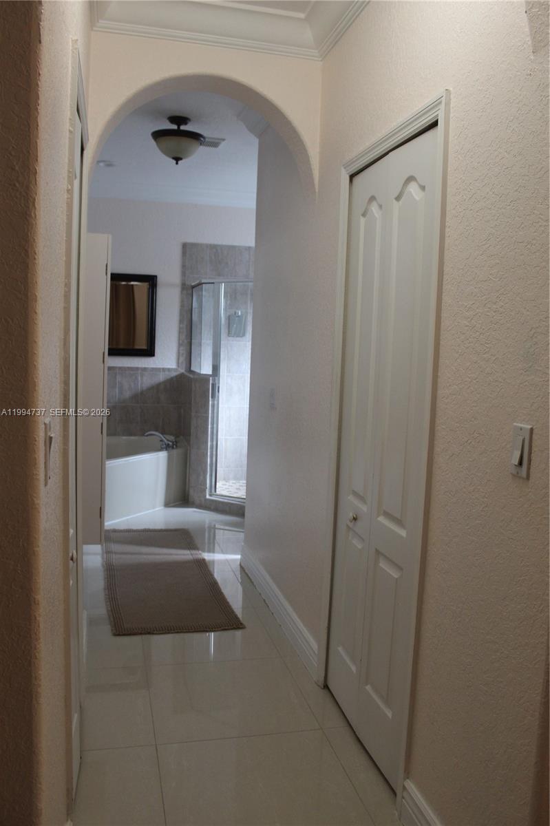 15580 Southwest 176th Terrace Miami, FL 33187 - Photo 24 of 32 a view of hallway with window