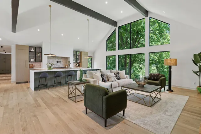 $2,350,000 | 6608 Pawnee Road, Edina, MN 55439