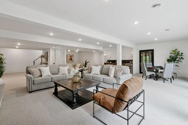 $2,350,000 | 6608 Pawnee Road, Edina, MN 55439