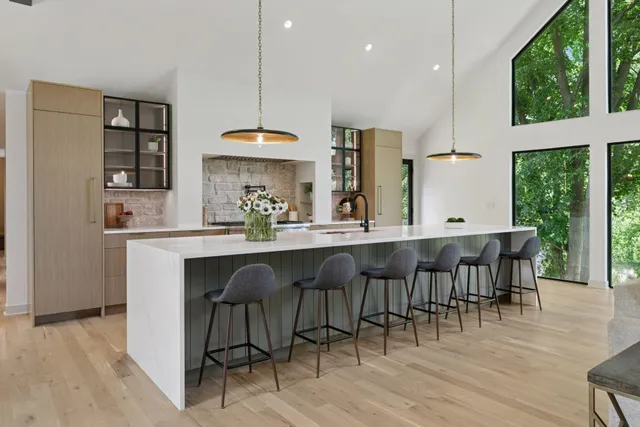 $2,350,000 | 6608 Pawnee Road, Edina, MN 55439