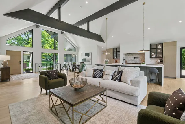 $2,350,000 | 6608 Pawnee Road, Edina, MN 55439