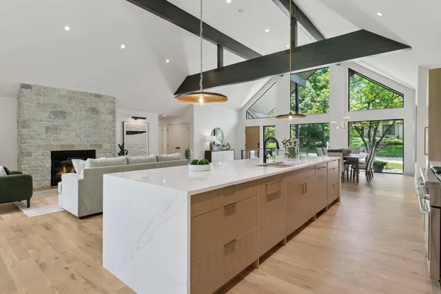 $2,350,000 | 6608 Pawnee Road, Edina, MN 55439