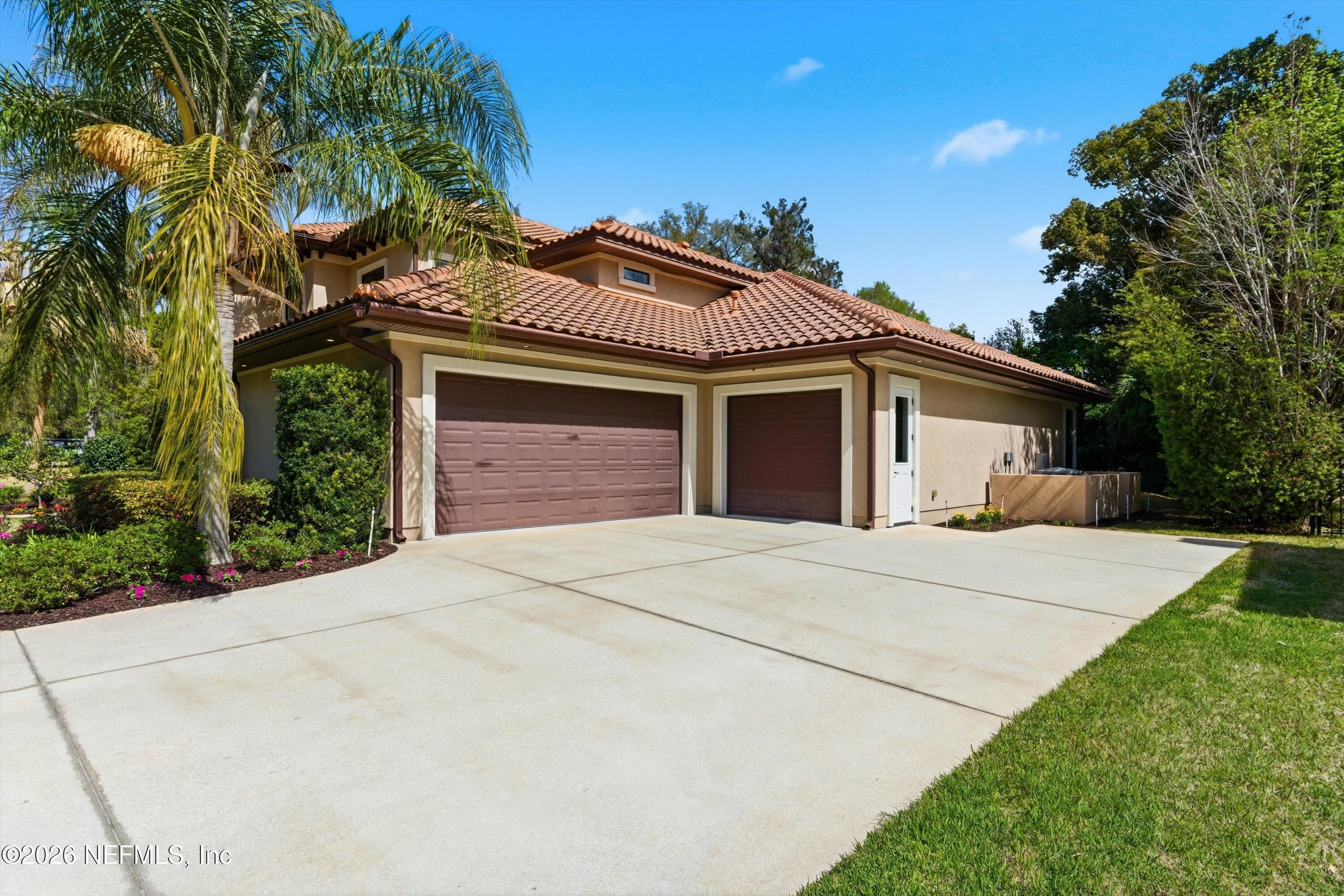 2235 Laurel Road Jacksonville, FL 32207 - Photo 56 of 65 Driveway