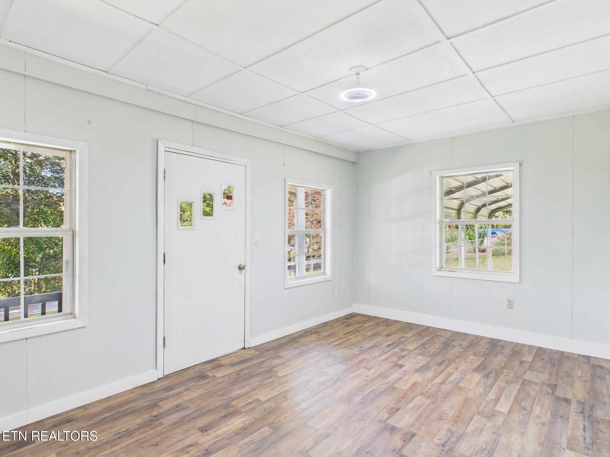 5780 Toestring Valley Road Spring City, TN 37381 - Photo 21 of 37 CAM04523G0-PR0016-STILL016