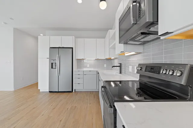 $1,895 | 100 West Mockingbird Lane, Unit 307, Austin, TX 78745