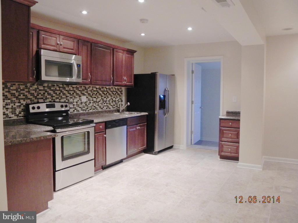 414 Old Riverside Road Baltimore, MD 21225 - Photo 5 of 18 Kitchen
