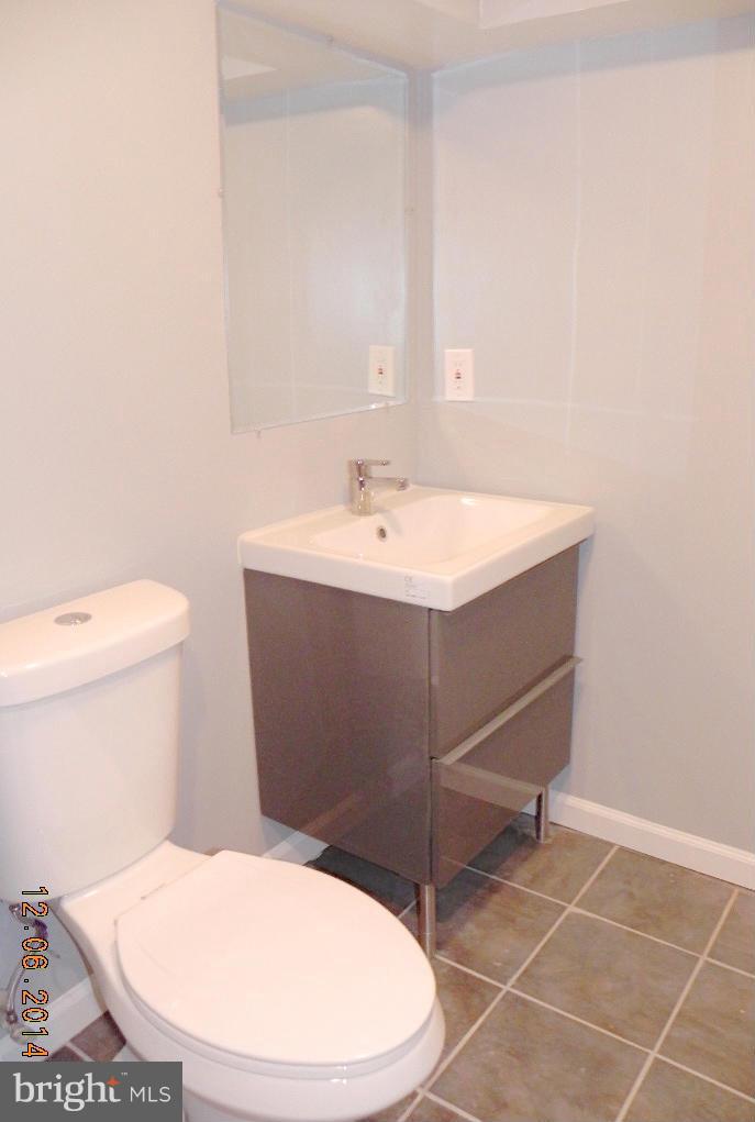 414 Old Riverside Road Baltimore, MD 21225 - Photo 9 of 18 Bath