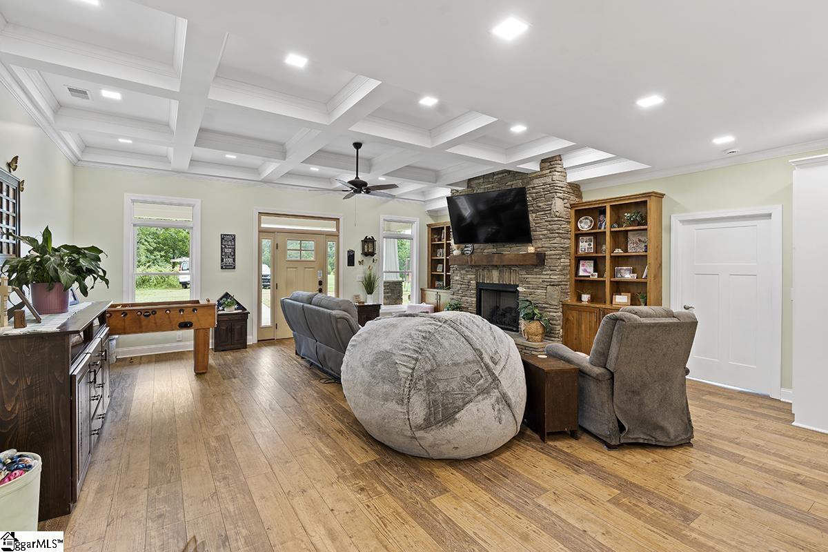 889 Murdock Road Due West, SC 29639 - Photo 4 of 28