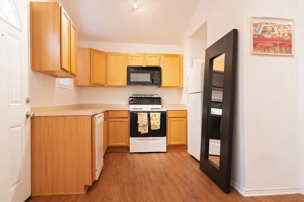 $1,250 | 4508 Bennett Avenue, Unit B, Austin, TX 78751